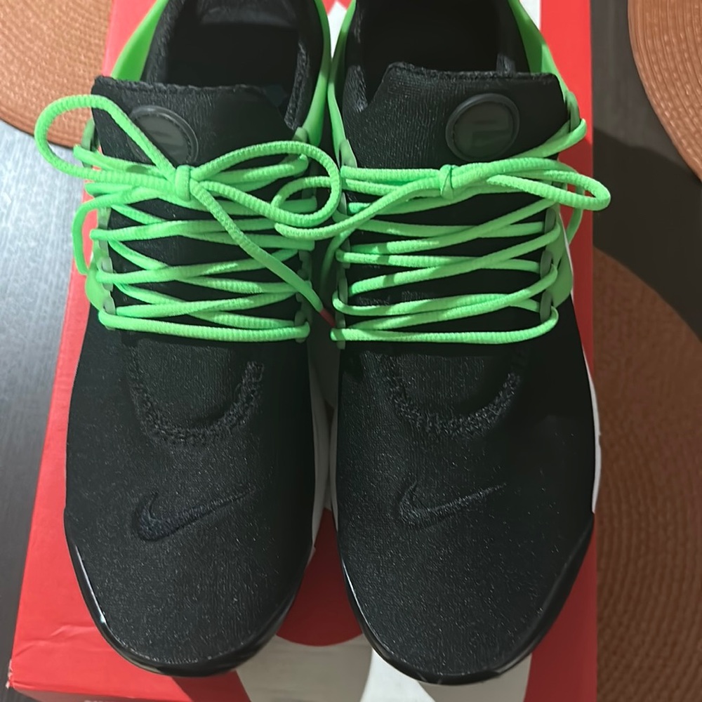 Men’s size 10 Air Presto barely worn